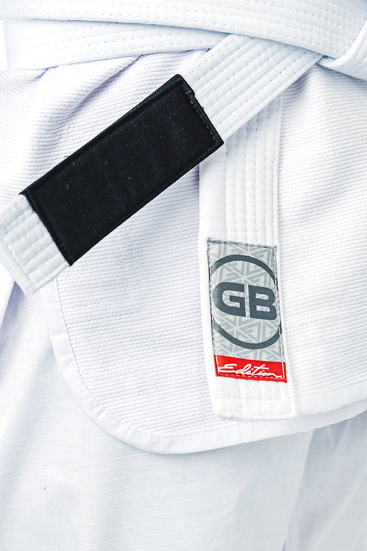 GB1 Womens Kimono with Belt - White